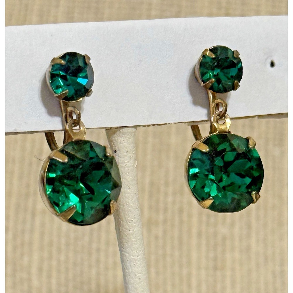 Vintage Emerald Color Glass Rhinestone Dangle Earrings Green Accent Screw Back - Picture 3 of 5